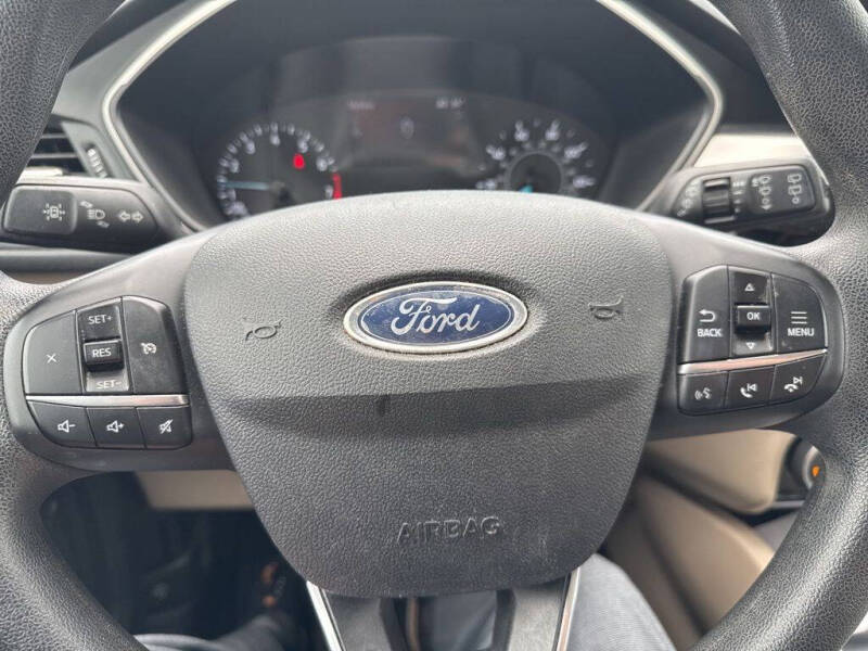 2022 Ford Escape SE