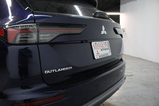 2025 Mitsubishi Outlander SE