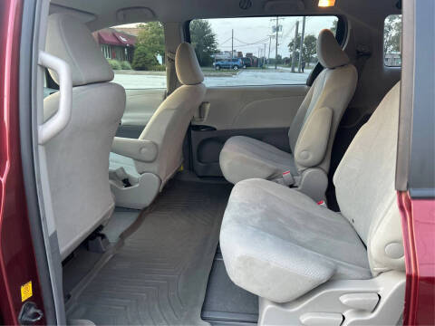 2011 Toyota Sienna Base 7-Passenger