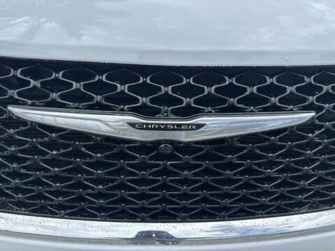 2024 Chrysler Pacifica Touring