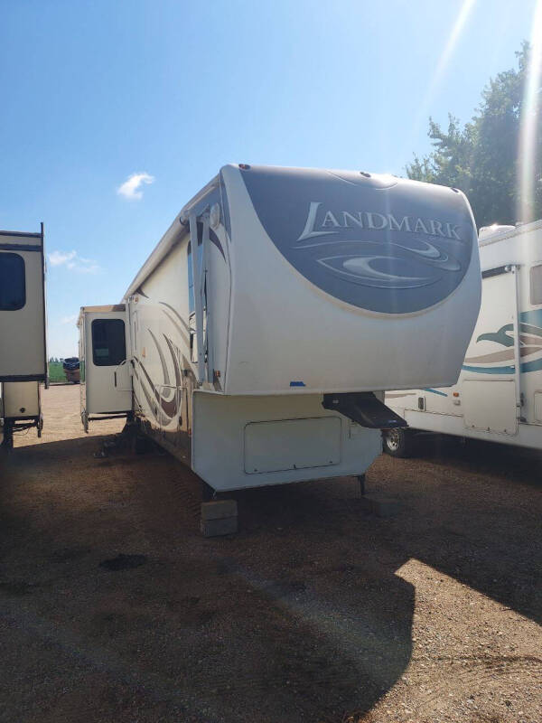 2011 Heartland Landmark