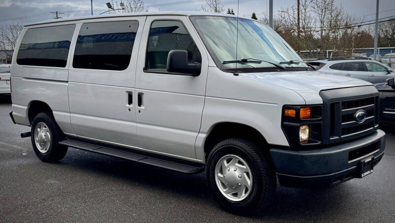 2013 Ford E-Series E-350 SD XLT