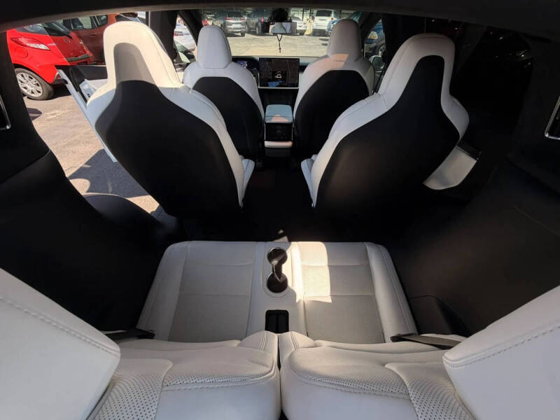 2022 Tesla Model X Plaid