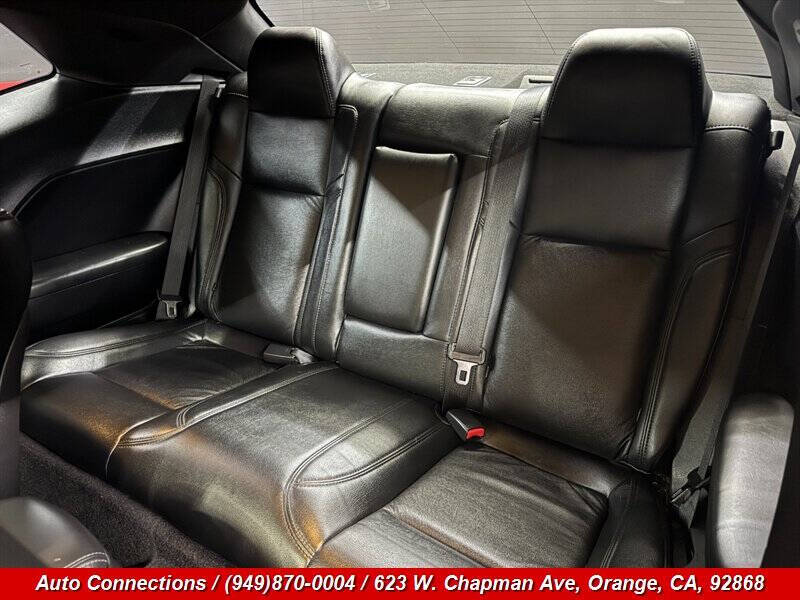 2016 Dodge Challenger SXT Plus