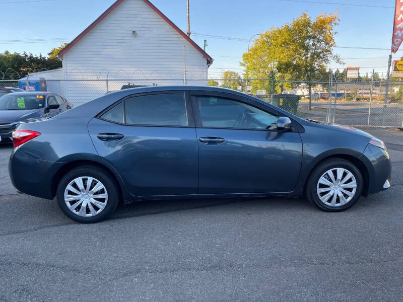 2016 Toyota Corolla LE