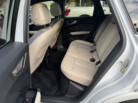 2024 Audi Q4 e-tron quattro Premium Plus 55