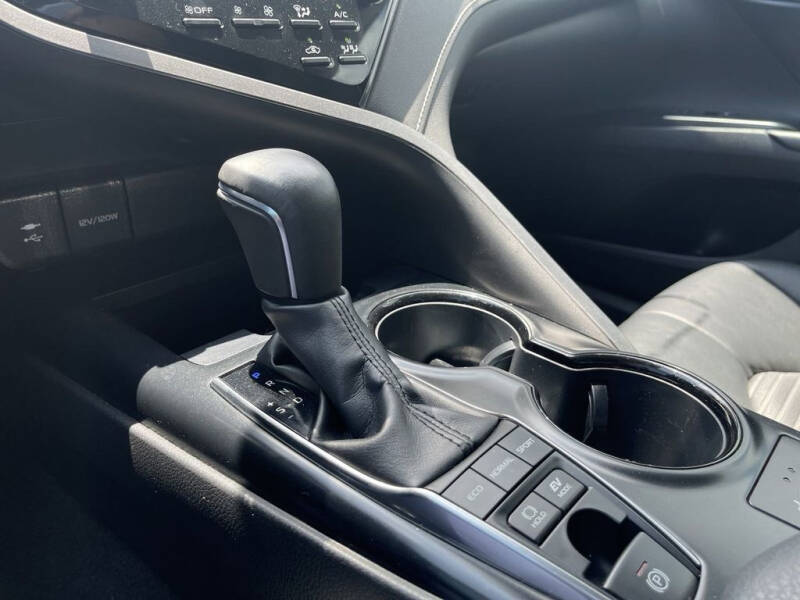 2019 Toyota Camry Hybrid