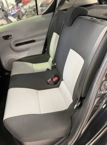 2013 Toyota Prius c Three