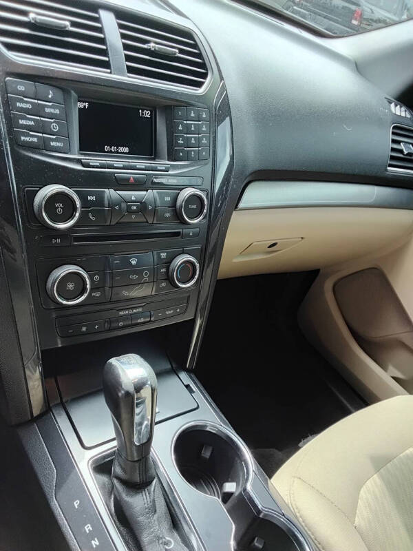 2017 Ford Explorer