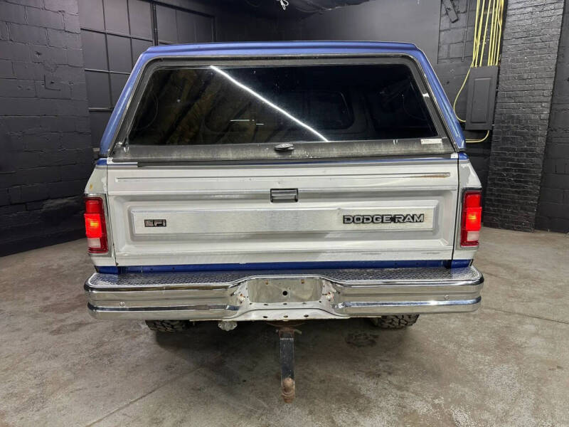 1990 Dodge RAM 150