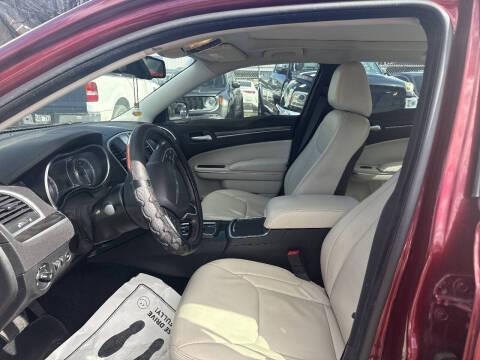 2016 Chrysler 300 Limited
