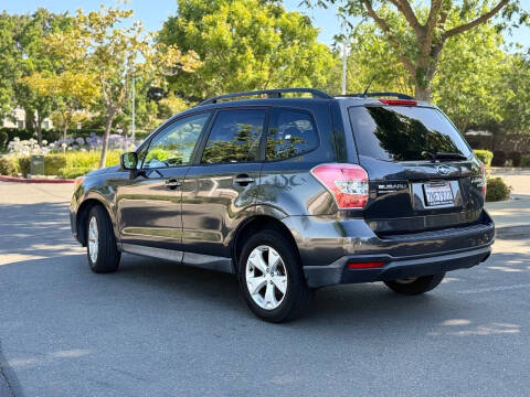2015 Subaru Forester 2.5i