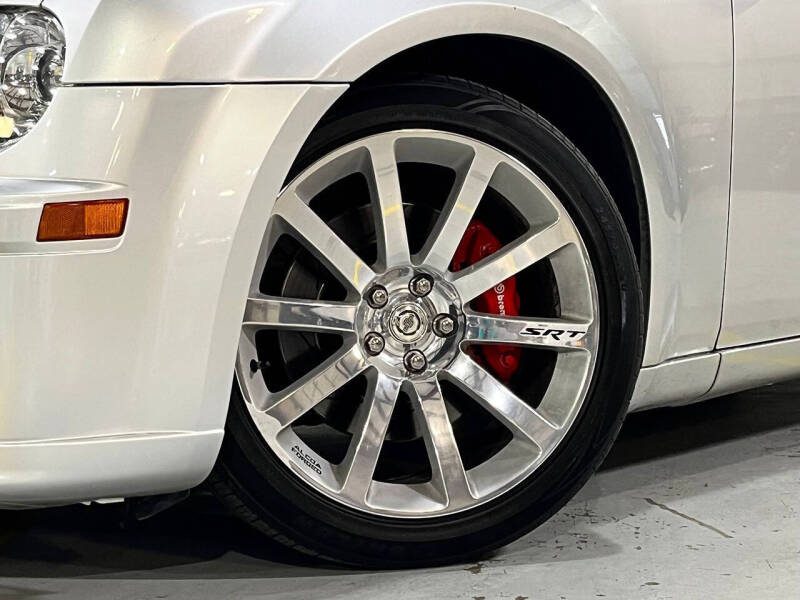 2009 Chrysler 300 SRT-8