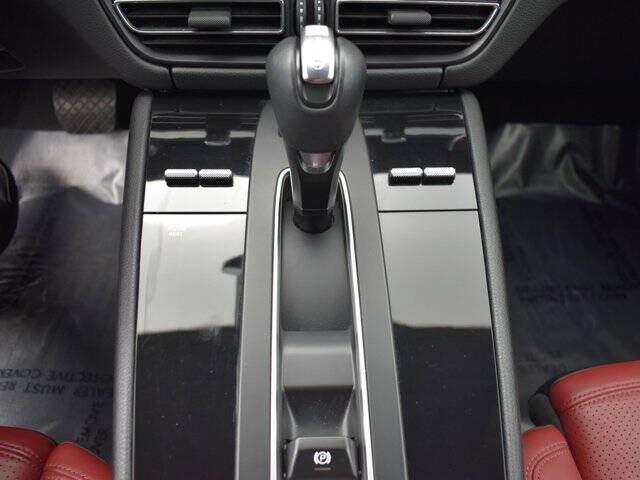 2022 Porsche Macan