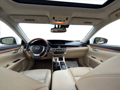 2014 Lexus ES 300h