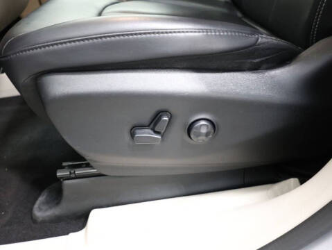 2023 Chrysler Pacifica Plug-In Hybrid Touring L