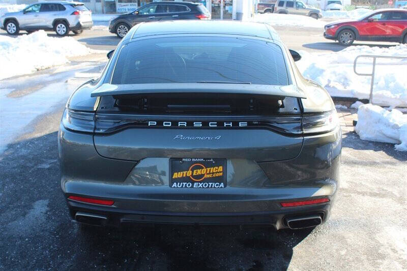 2022 Porsche Panamera 4
