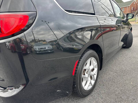 2017 Chrysler Pacifica Touring Plus
