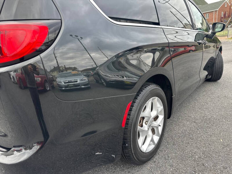 2017 Chrysler Pacifica Touring Plus