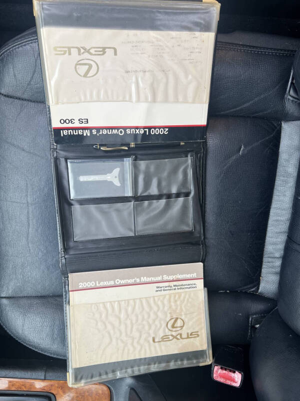 2000 Lexus ES 300