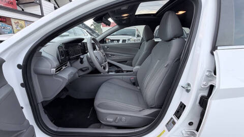 2022 Hyundai Elantra SEL