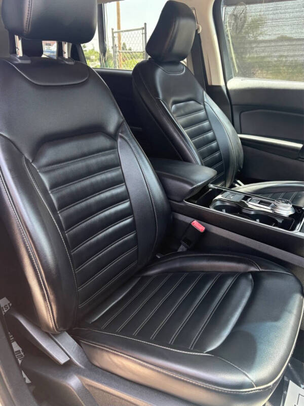 2020 Ford Edge SEL