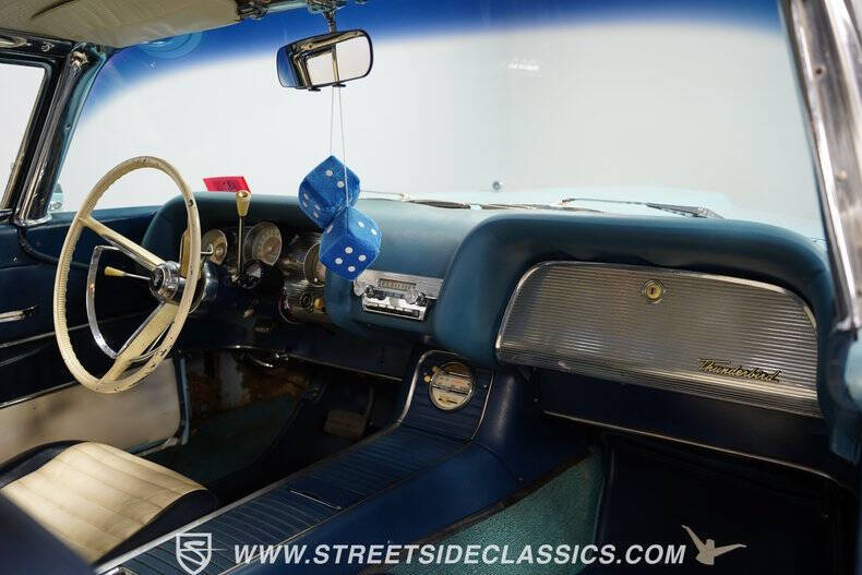 1959 Ford Thunderbird