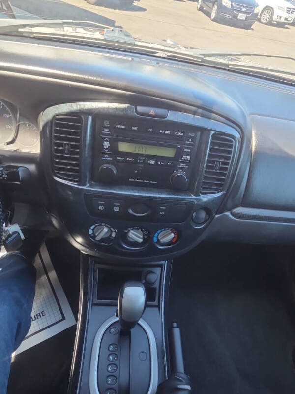 2006 Mazda Tribute s