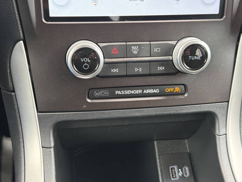 2021 Ford Edge SE