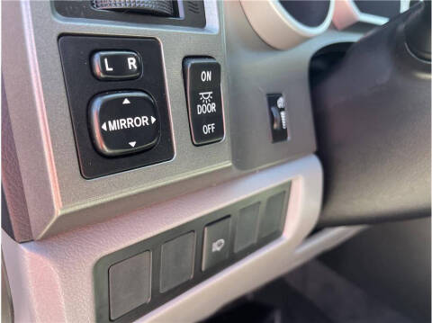 2016 Toyota Sequoia SR5