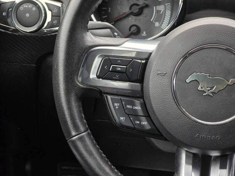 2017 Ford Mustang V6