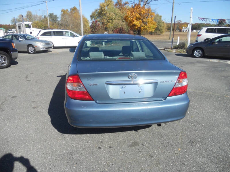 2002 Toyota Camry XLE photo 13