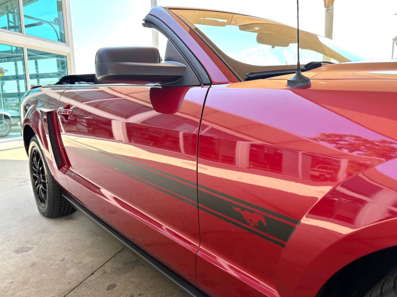 2006 Ford Mustang 19