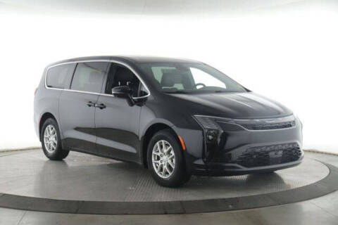 2027 Chrysler Pacifica Select