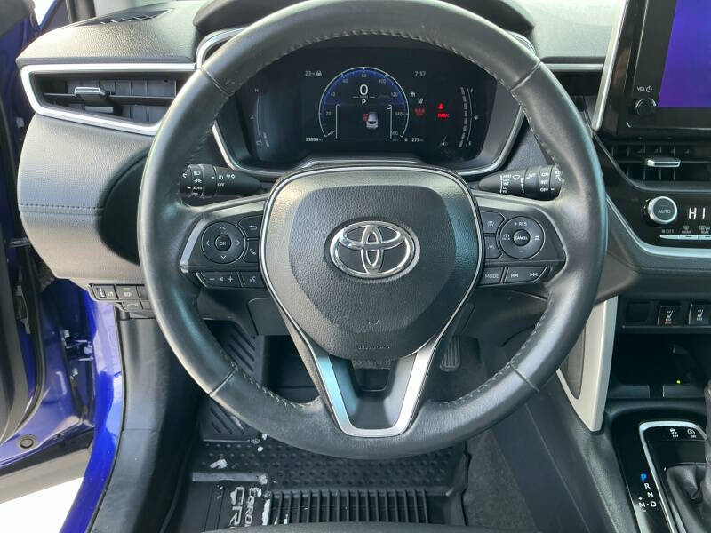 2024 Toyota Corolla Cross XLE