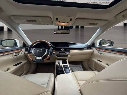 2014 Lexus ES 300h