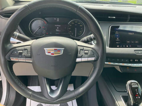2021 Cadillac XT4 Luxury