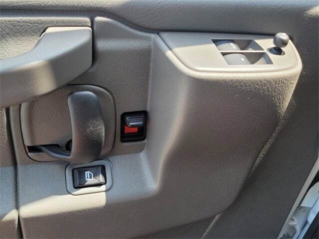 2025 Chevrolet Express 2500