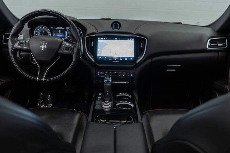 2022 Maserati Ghibli Modena Q4