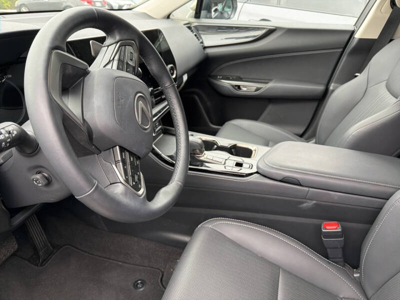 2025 Lexus NX 350h Premium