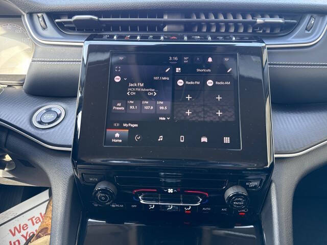 2023 Jeep Grand Cherokee L Laredo