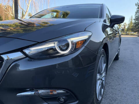 2018 Mazda MAZDA3 Grand Touring