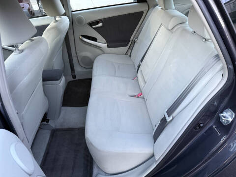 2010 Toyota Prius III