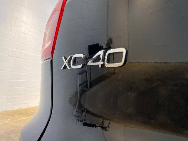 2025 Volvo XC40 B5 Core Bright Theme