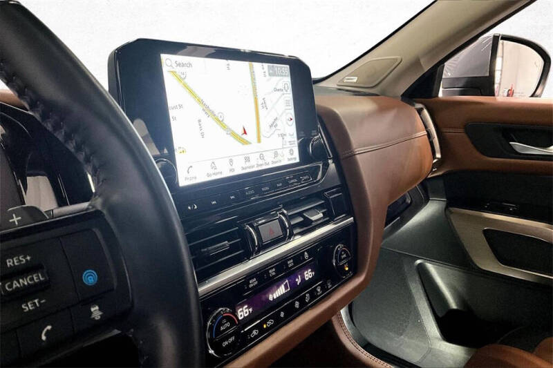 2023 Nissan Pathfinder Platinum