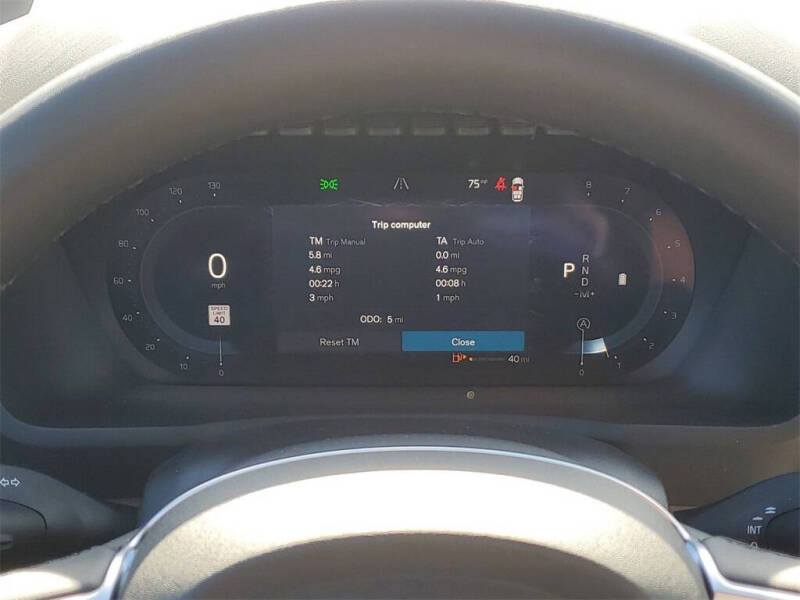 2025 Volvo XC90 B6 Core Bright Theme