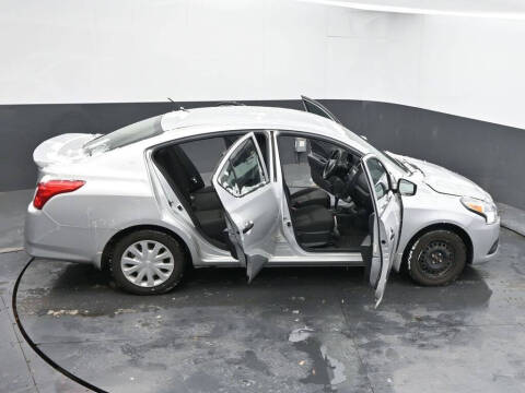 2019 Nissan Versa S Plus