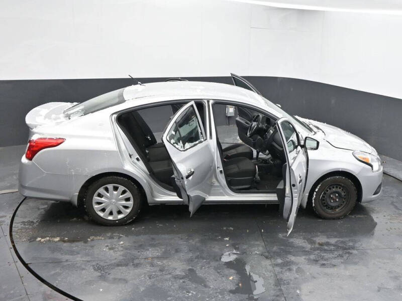 2019 Nissan Versa S Plus