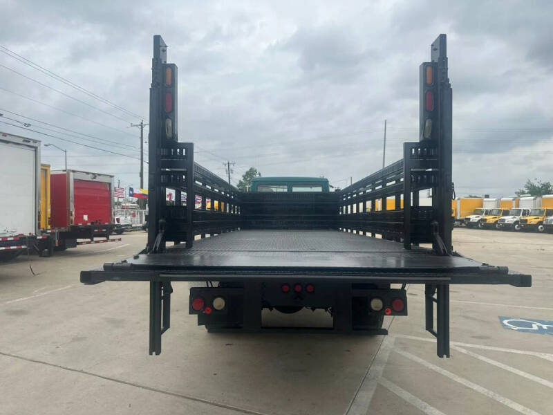 2001 Freightliner FL70