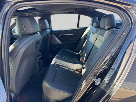 2025 BMW 5 Series 530i xDrive